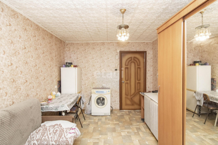 Комната Республики, 229