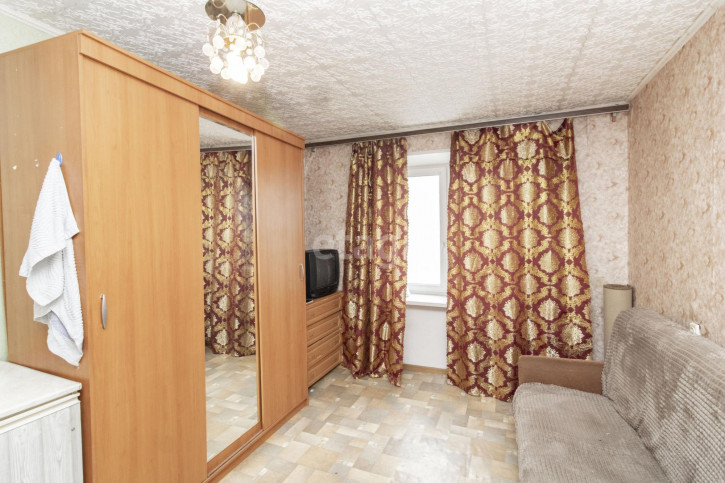 Комната Республики, 229
