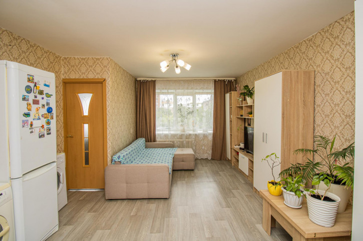2-комн квартира Республики, 171