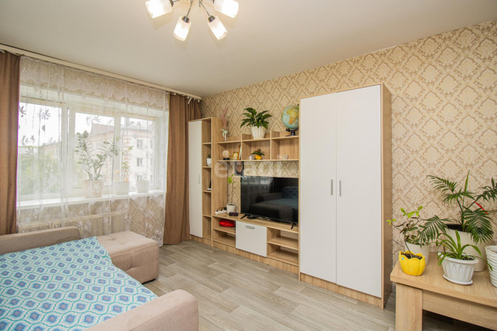 2-комн квартира Республики, 171