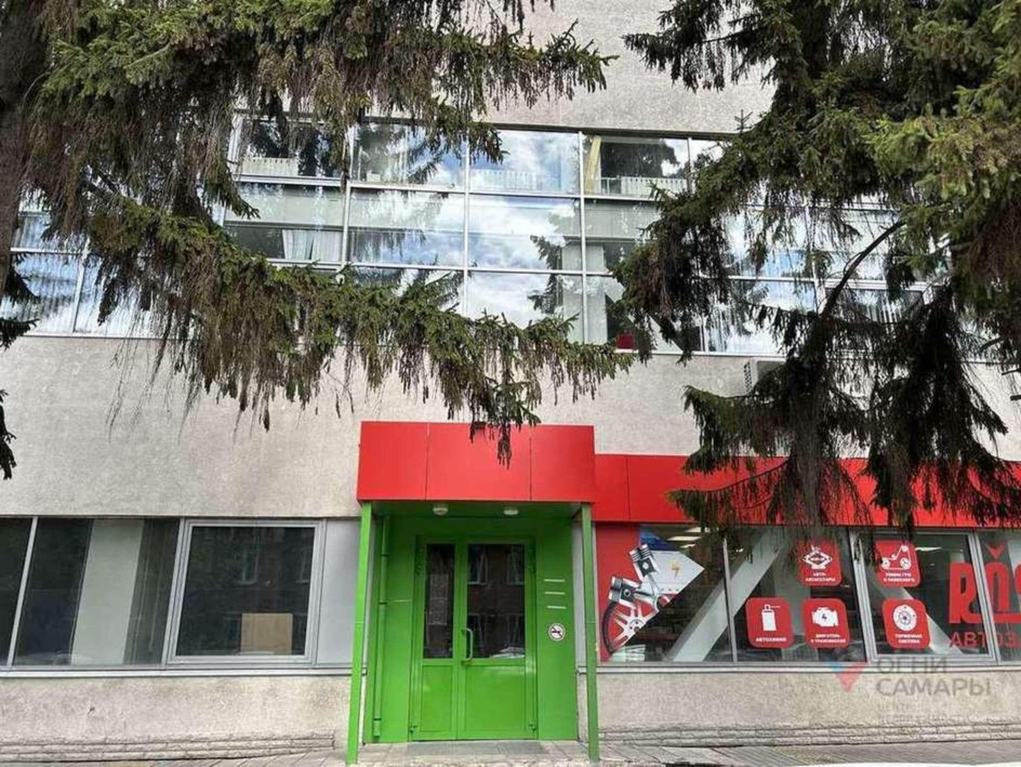 Сдать торговое помещение за 132 000 рублей на Мирная улица, 162