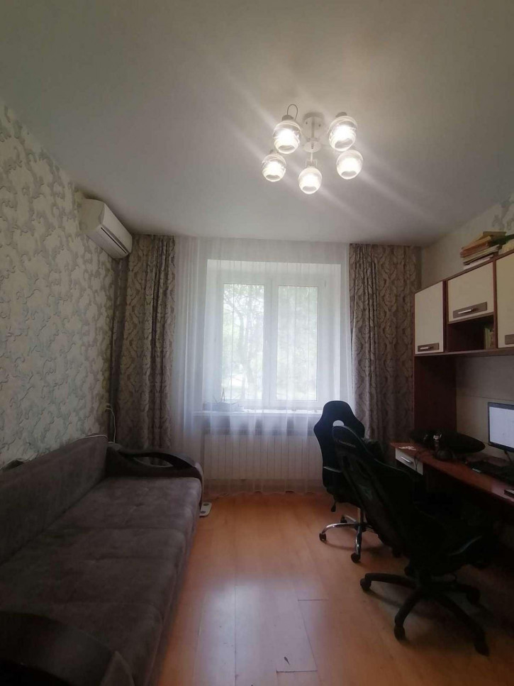 3-комн квартира Островского улица, 11