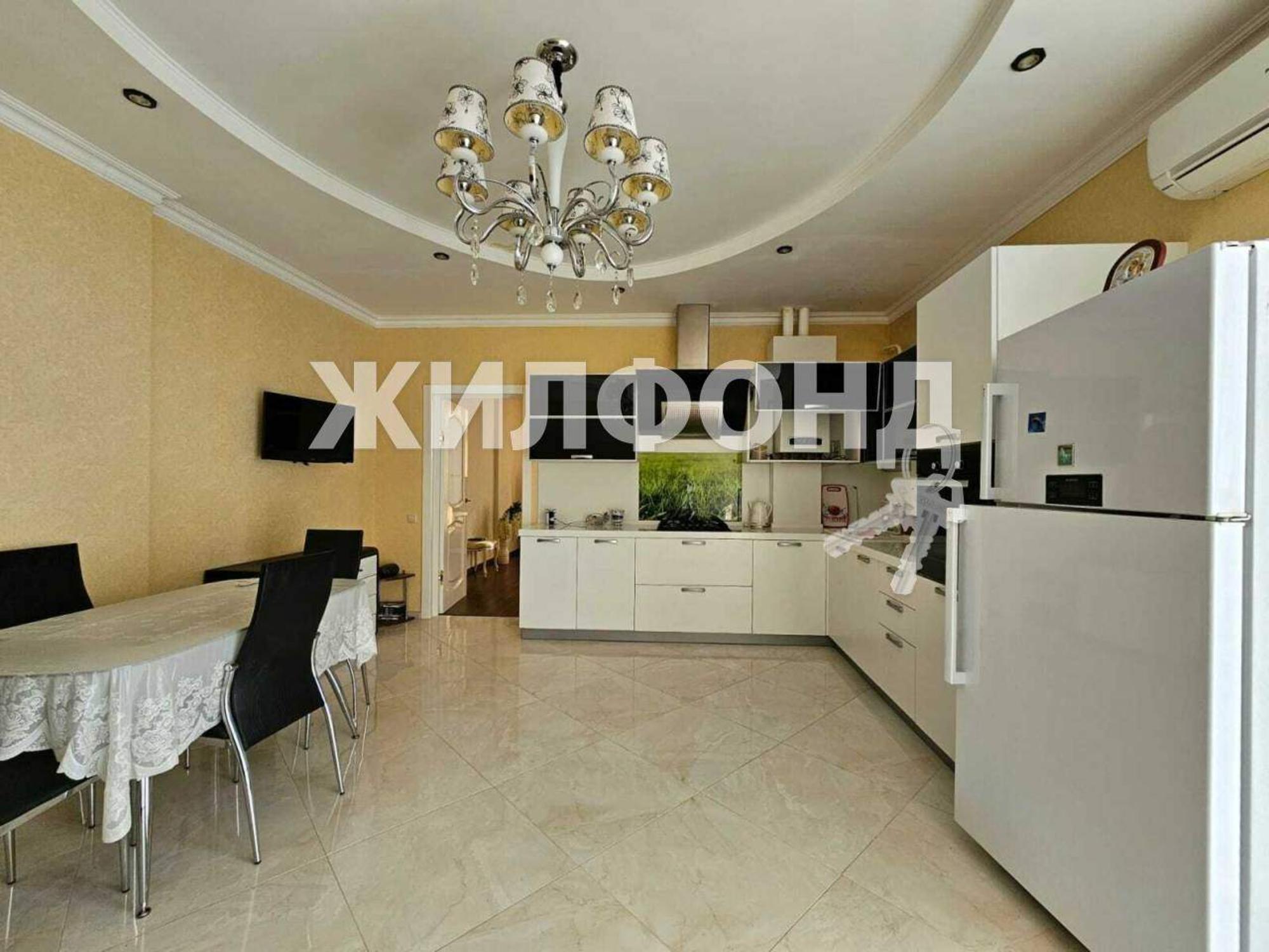Купить квартиру за 30 000 000 рублей на Радужная улица, д.10