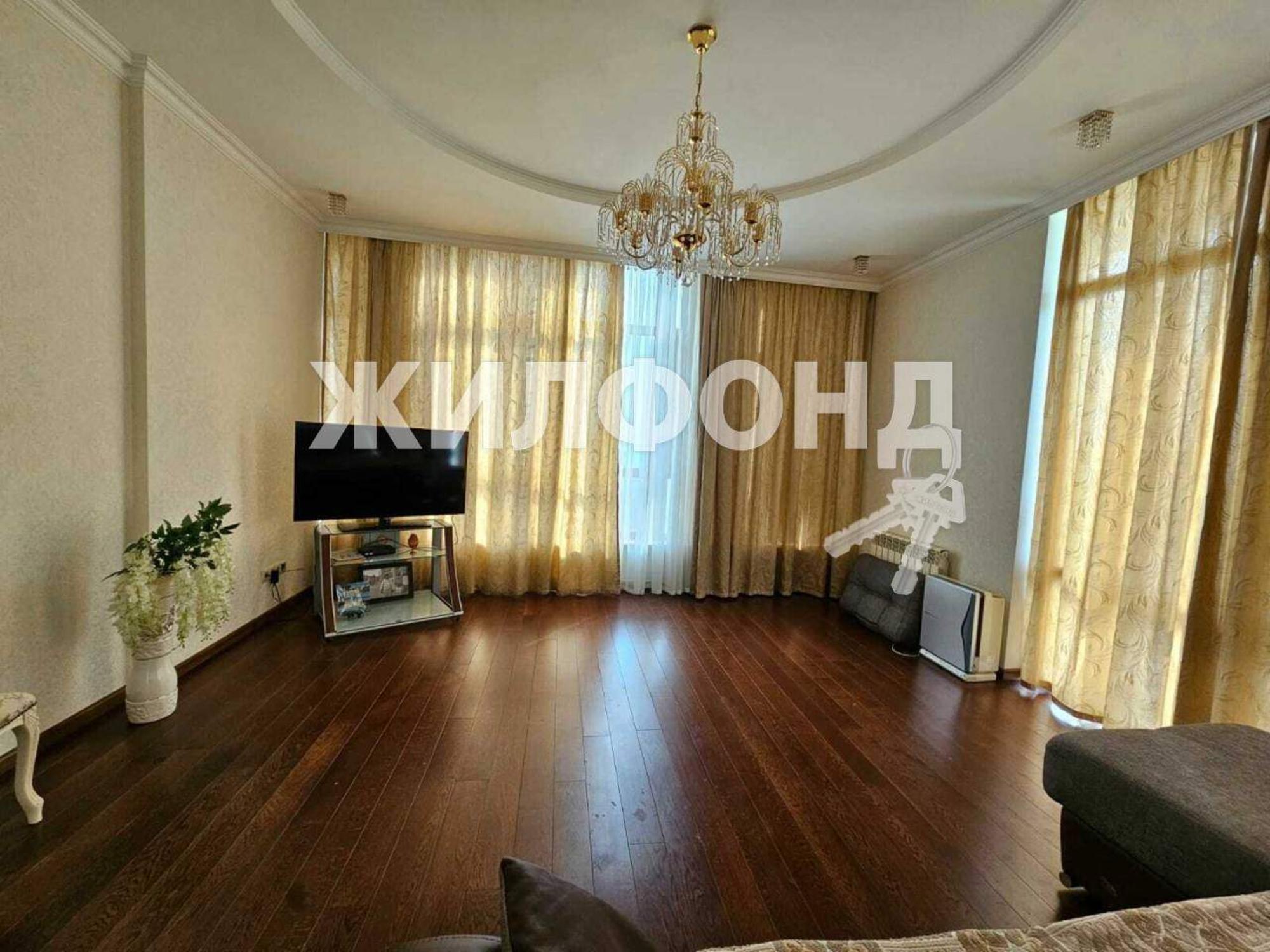 Купить квартиру за 30 000 000 рублей на Радужная улица, д.10