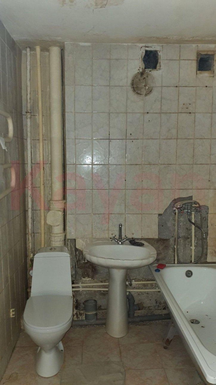 3-комн квартира Куникова ул.