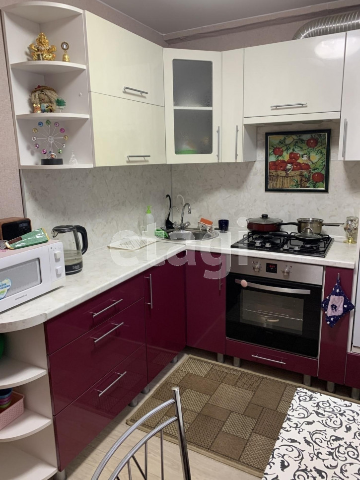3-комн квартира улица Космонавта Беляева, 4