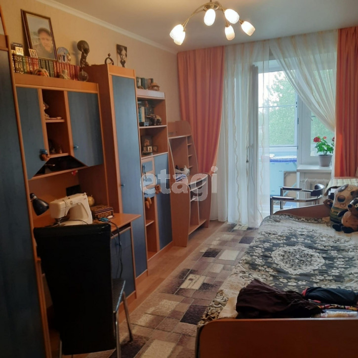 4-комн квартира Мишкольцская улица, 8