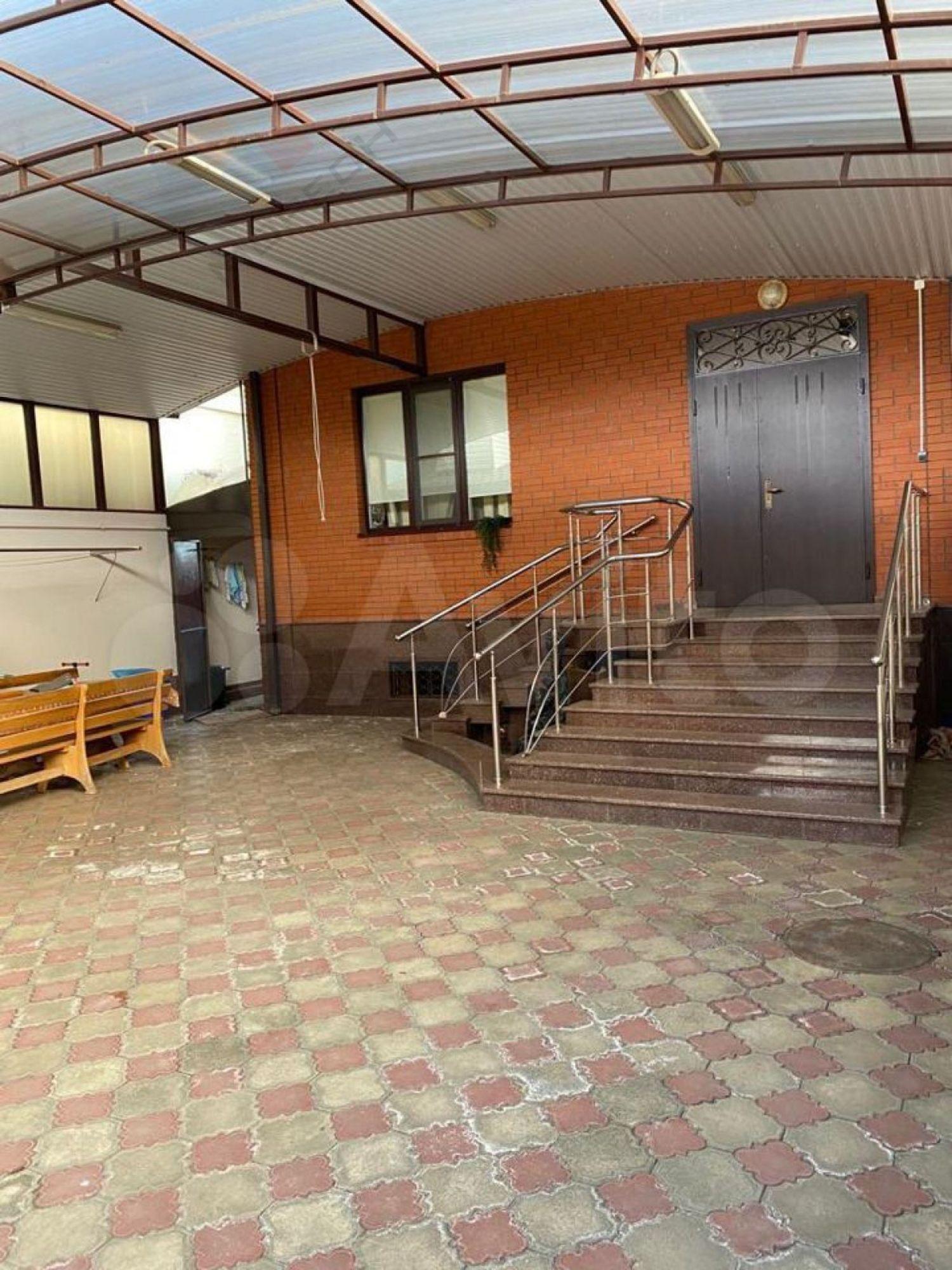 Сдать дачу, дом, коттедж за 130 000 рублей на Керченская ул, 108