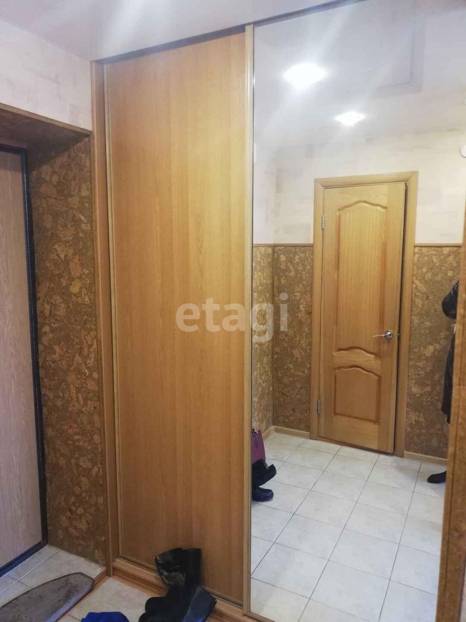 Купить квартиру за 6 200 000 рублей на Стахановцев, 6
