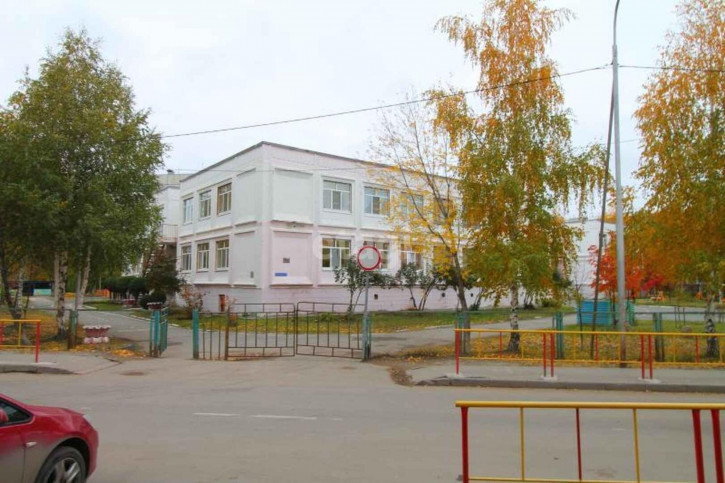 3-комн квартира Стахановцев, 6