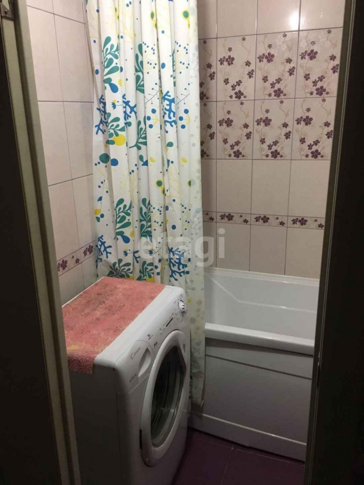 3-комн квартира Стахановцев, 6