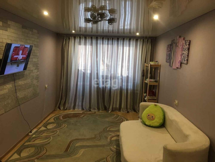 3-комн квартира Стахановцев, 6
