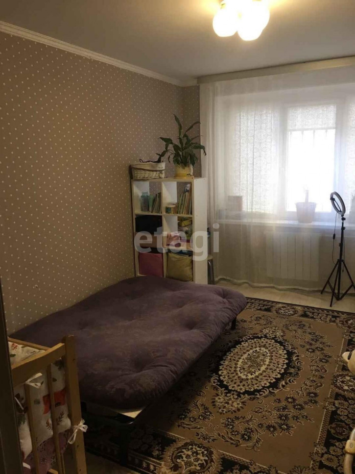 3-комн квартира Стахановцев, 6