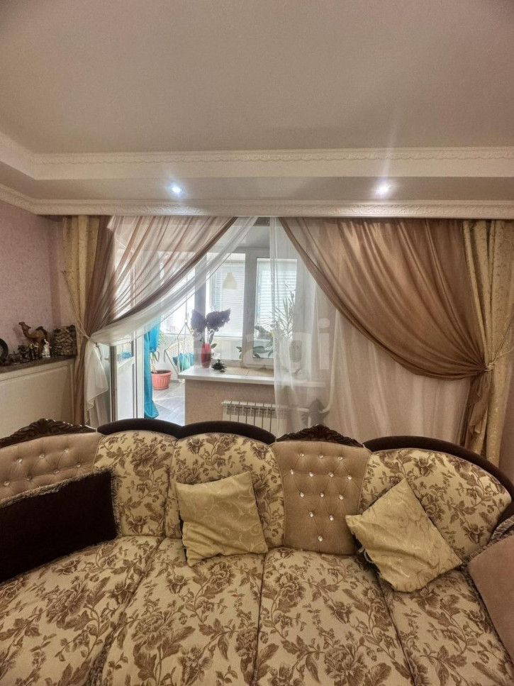 4-комн квартира Депутатская, 80/1