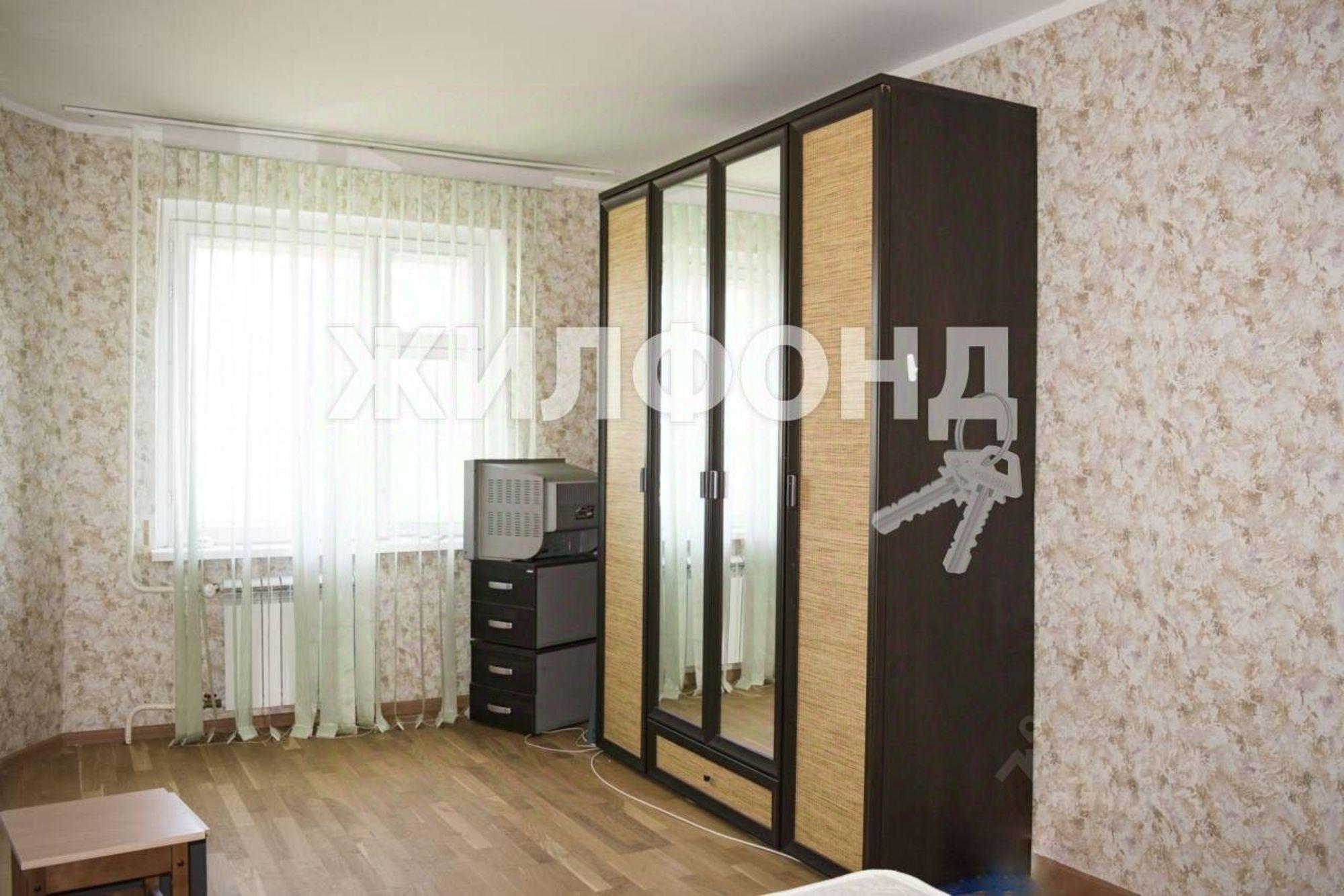 Купить комнату за 1 300 000 рублей на ул Емлютина, 18