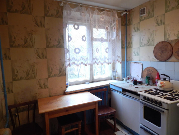 4-комн квартира Школьная улица, 17