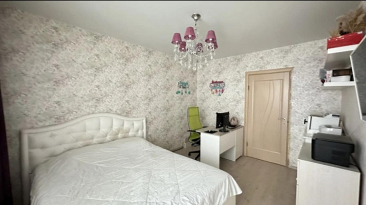 2-комн квартира Половинка улица, 280/3