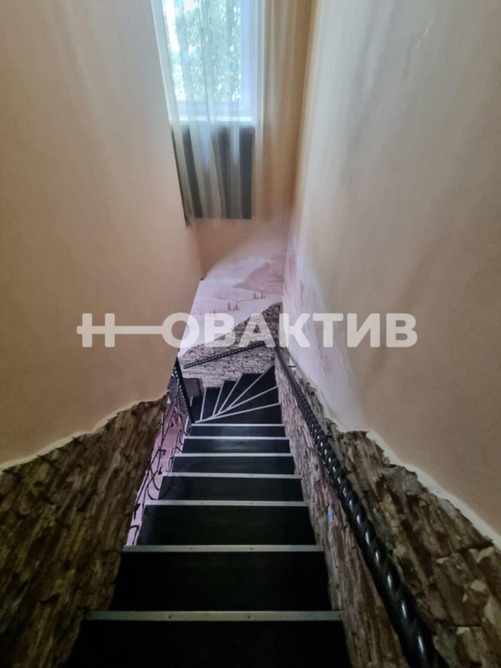 Помещение свободного назначения улица 1-я Чулымская, 156