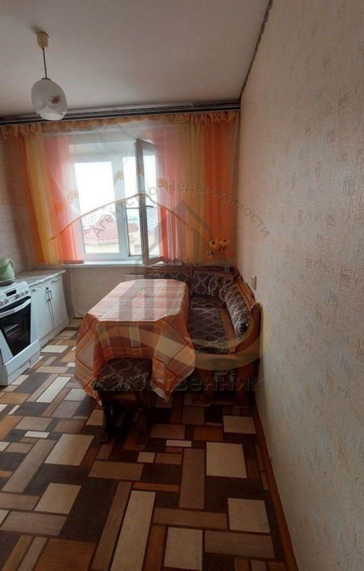 3-комн квартира Юбилейный мкр, 4
