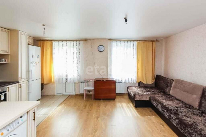3-комн квартира Республики, 164