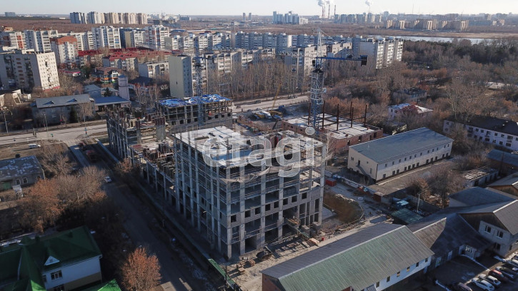 3-комн квартира Менжинского, 60