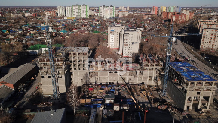 3-комн квартира Менжинского, 60