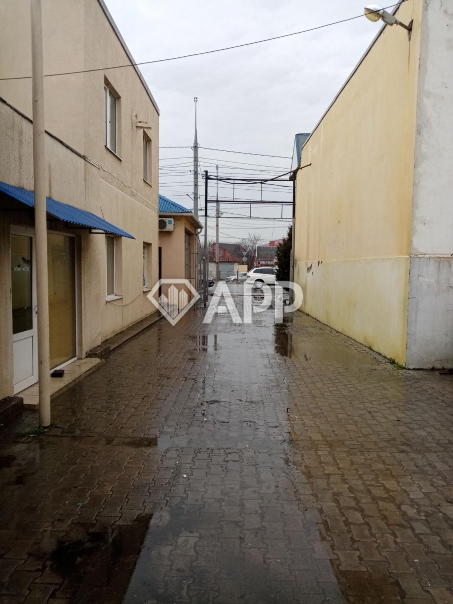 Купить торговое помещение за 70 000 000 рублей на село Цемдолина, ул Ленина, 39