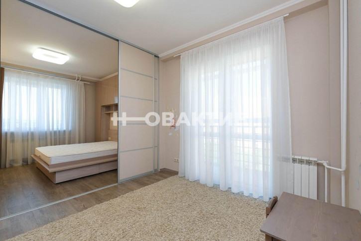 2-комн квартира улица Семьи Шамшиных, 24