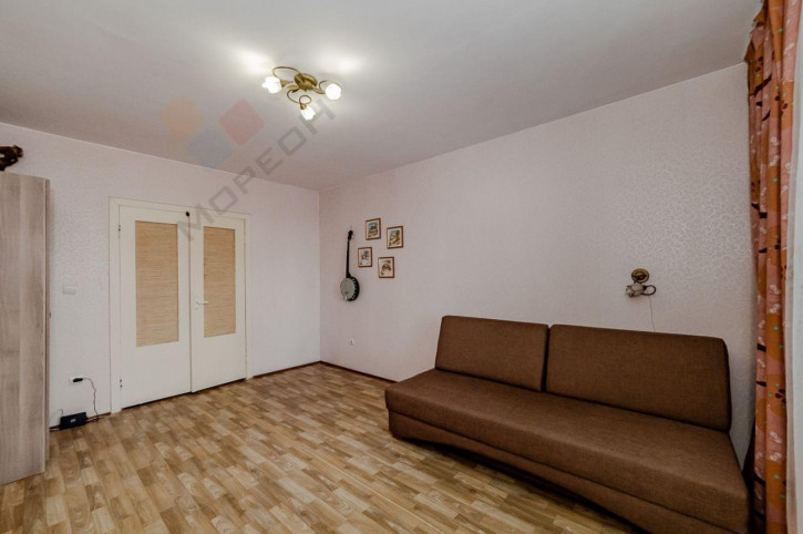 2-комн квартира 9-я Тихая ул, 5