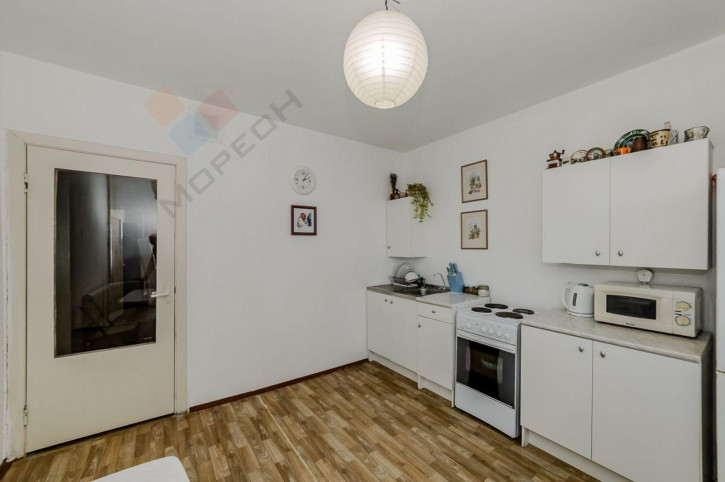 2-комн квартира 9-я Тихая ул, 5