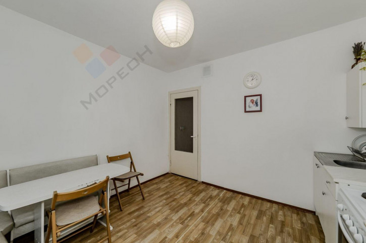 2-комн квартира 9-я Тихая ул, 5