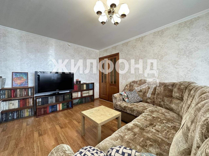 3-комн квартира Лескова улица, д.282