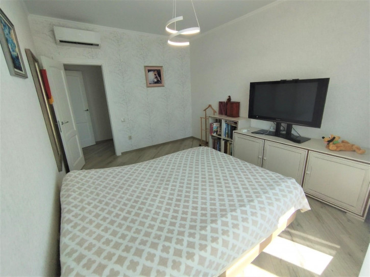 3-комн квартира г. Астрахань, Кировский район, ул. Бабефа д. 6В корп.3