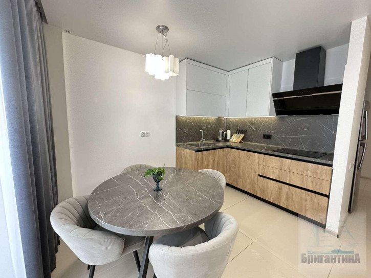 2-комн квартира Ново-Садовая улица, 106м