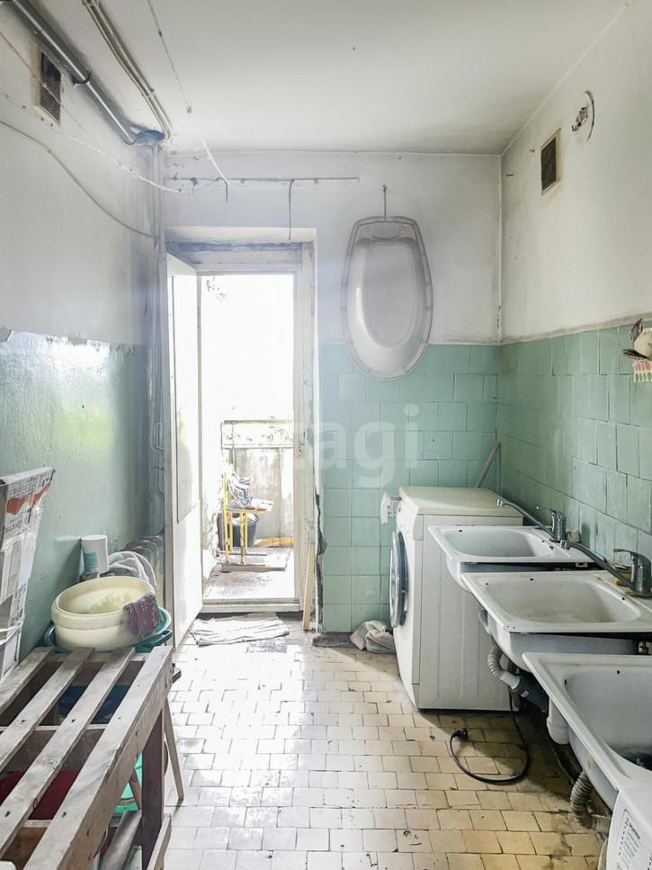 Комната Сургутская, 2