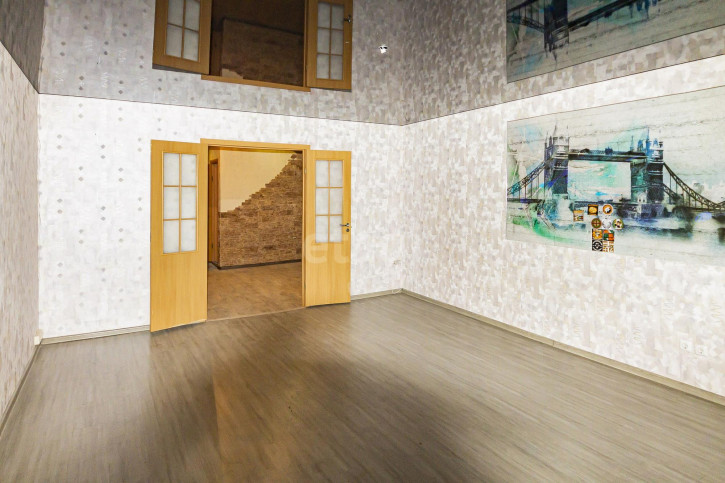 4-комн квартира Расточная, 24