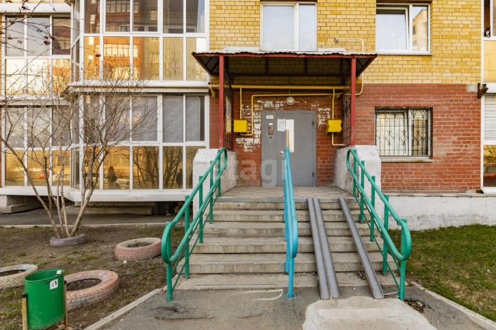 4-комн квартира Расточная, 24