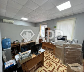 офис 24 кв м, этаж 2/3 улица Тельмана
