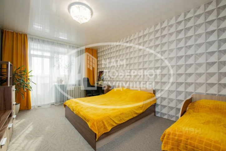 3-комн квартира улица Менжинского, 53А