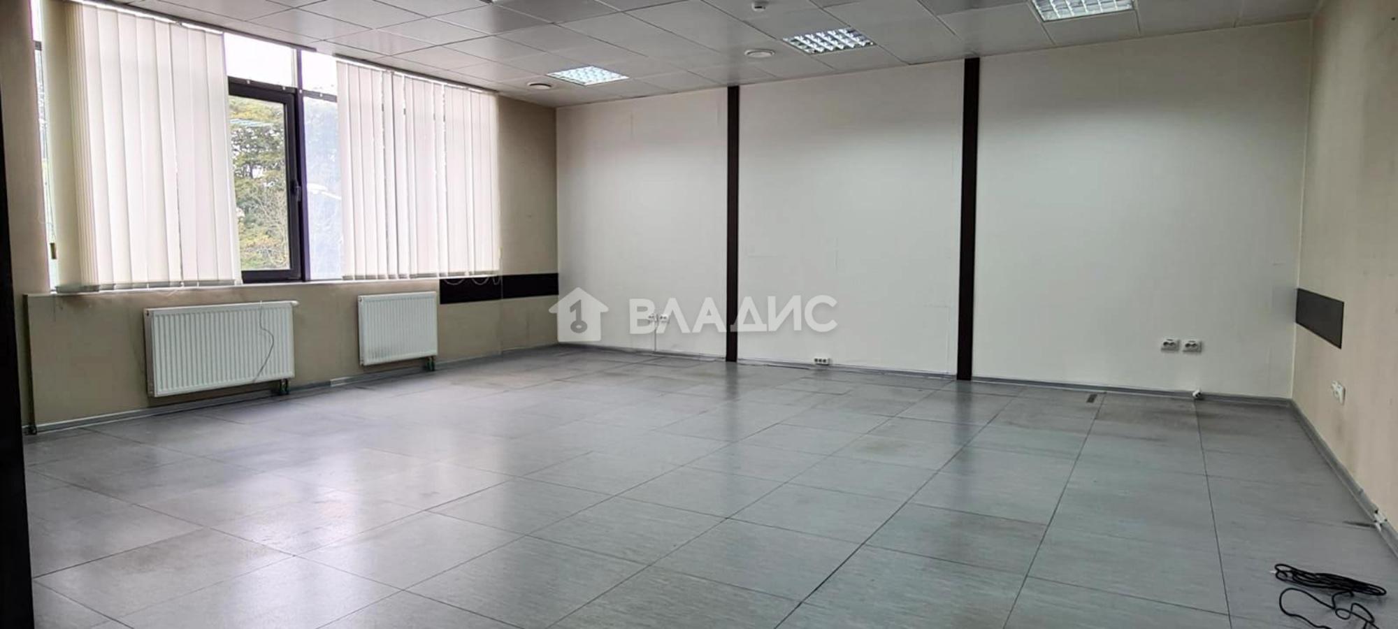 Купить офис, помещение под офис за 16 600 000 рублей на Театральная улица, 35