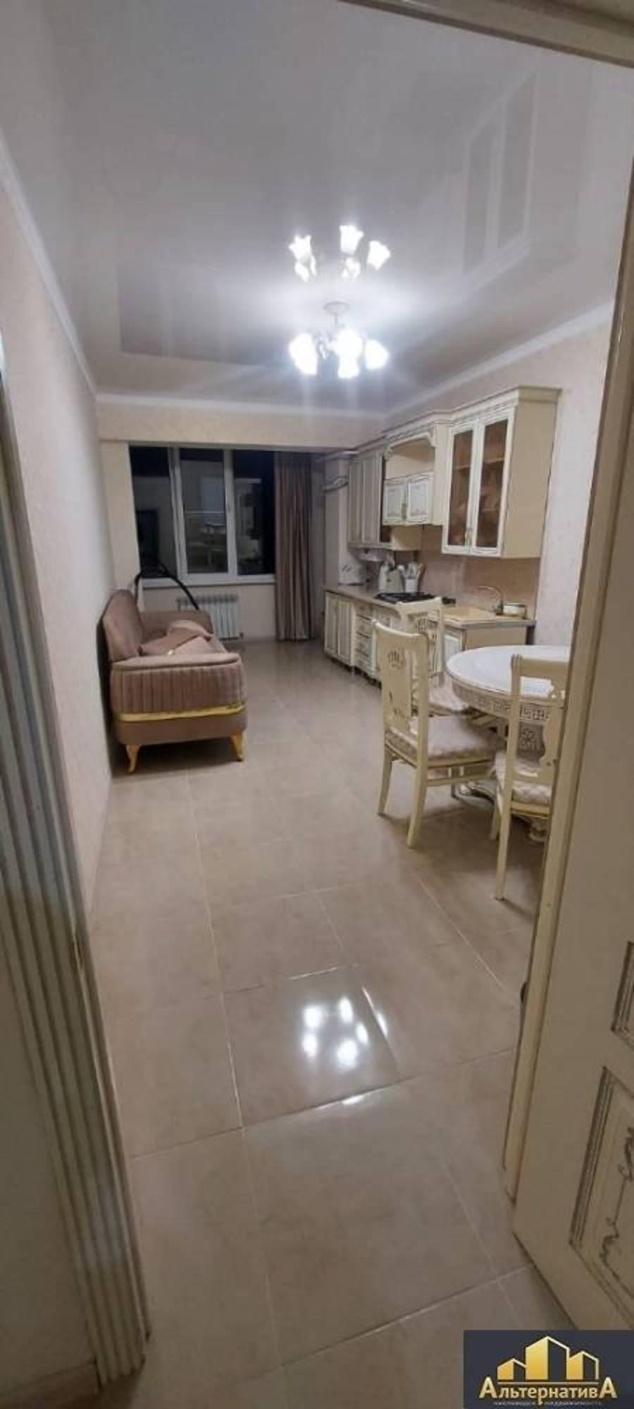 Купить квартиру за 10 300 000 рублей на Декабристов ул.