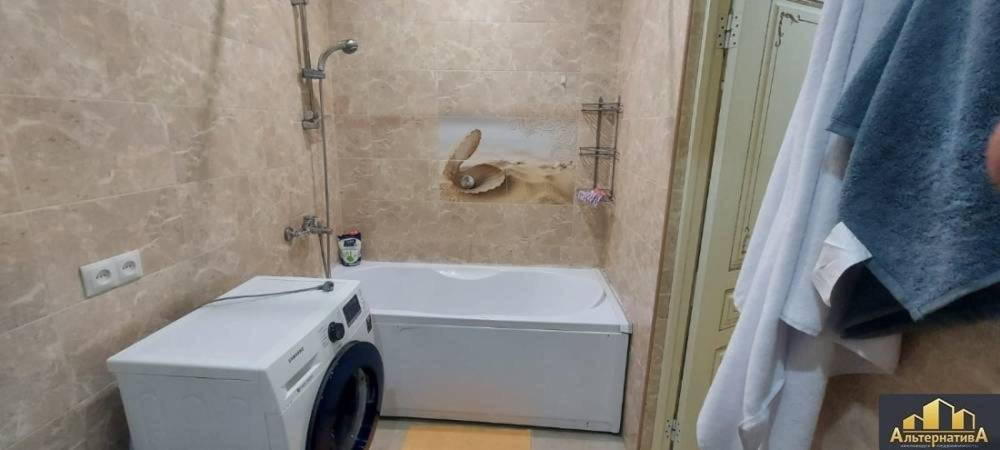 Купить квартиру за 10 300 000 рублей на Декабристов ул.