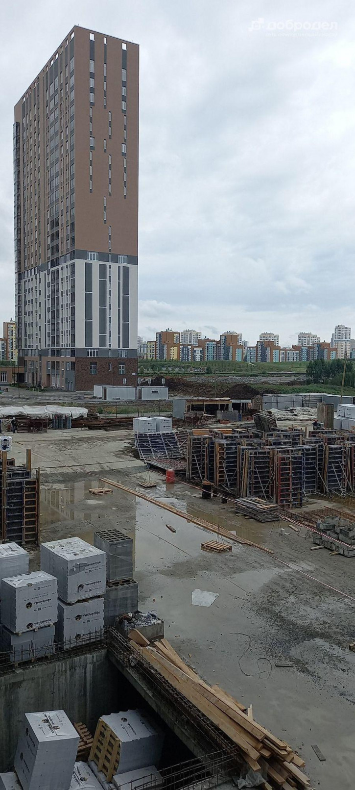 3-комн квартира в новом доме ул. Академика Ландау, 32