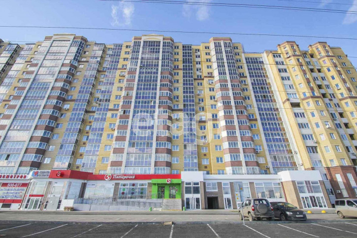 3-комн квартира Мельникайте, 138а