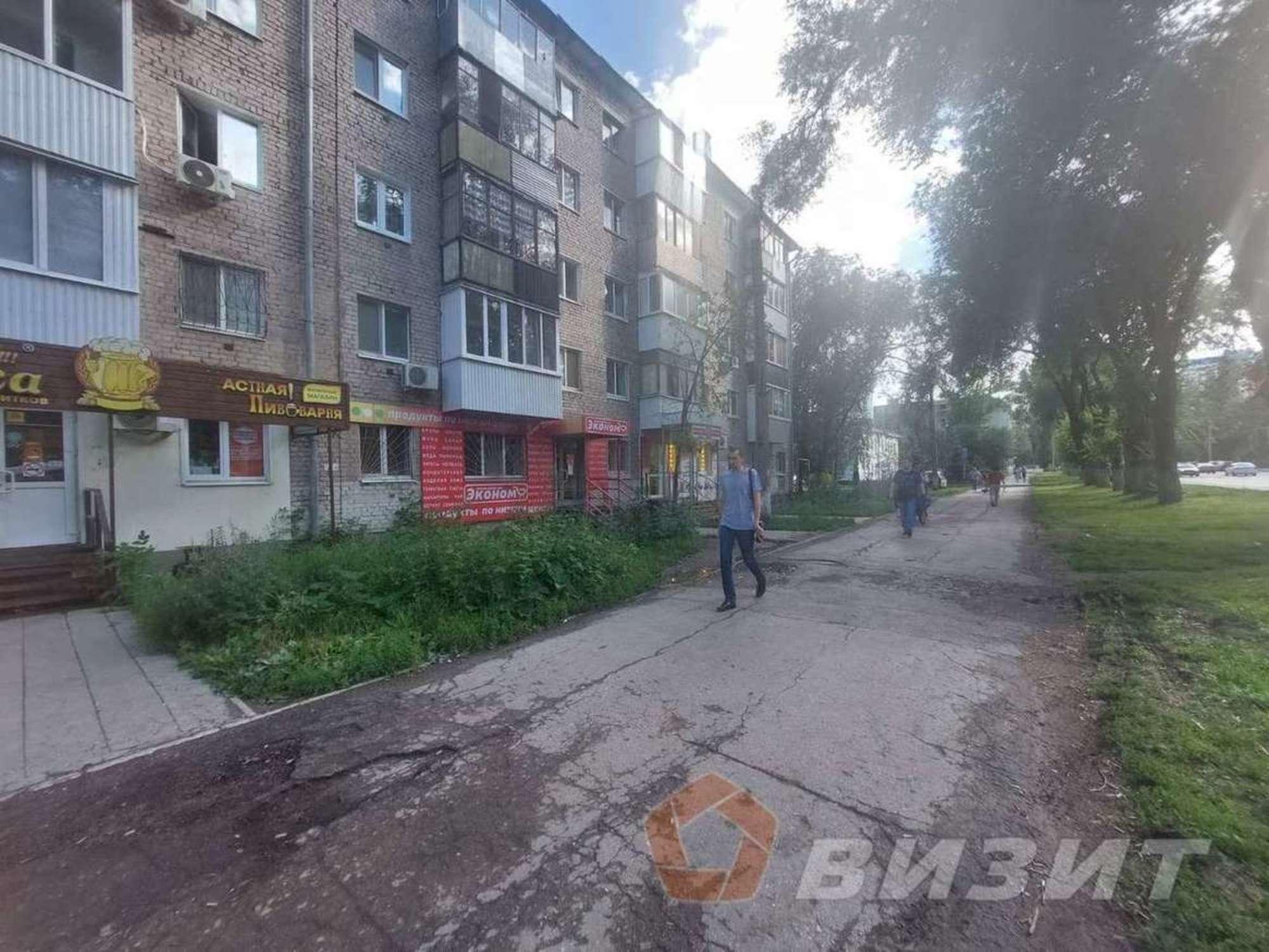 Сдать торговое помещение за 60 000 рублей на Металлургов проспект, 61
