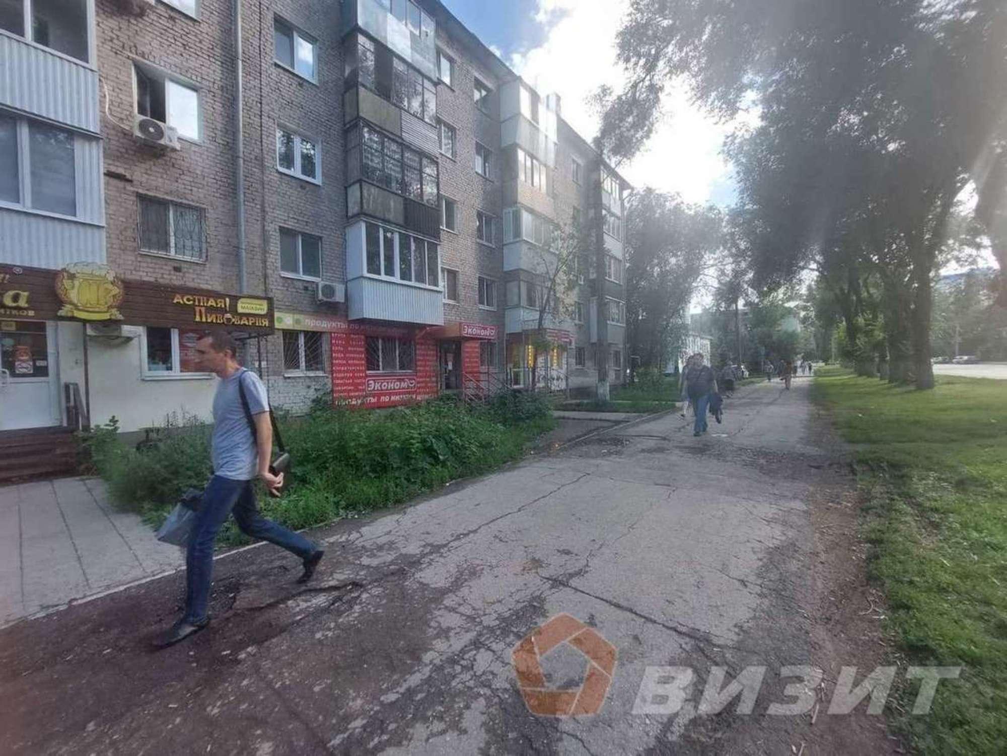 Сдать торговое помещение за 60 000 рублей на Металлургов проспект, 61