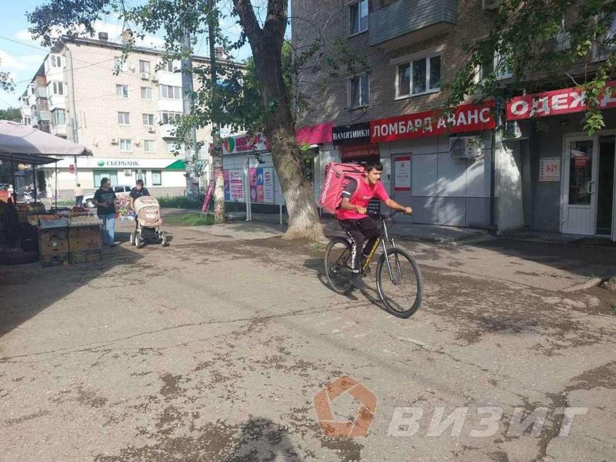 Сдать торговое помещение за 60 000 рублей на Металлургов проспект, 61