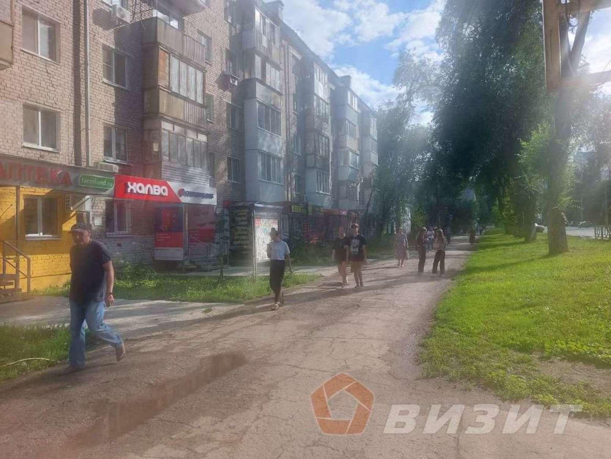 Сдать торговое помещение за 60 000 рублей на Металлургов проспект, 61