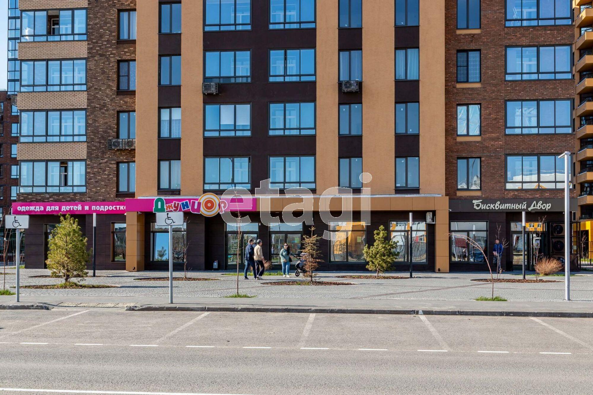 Купить квартиру за 15 000 000 рублей на Фармана Салманова, 16