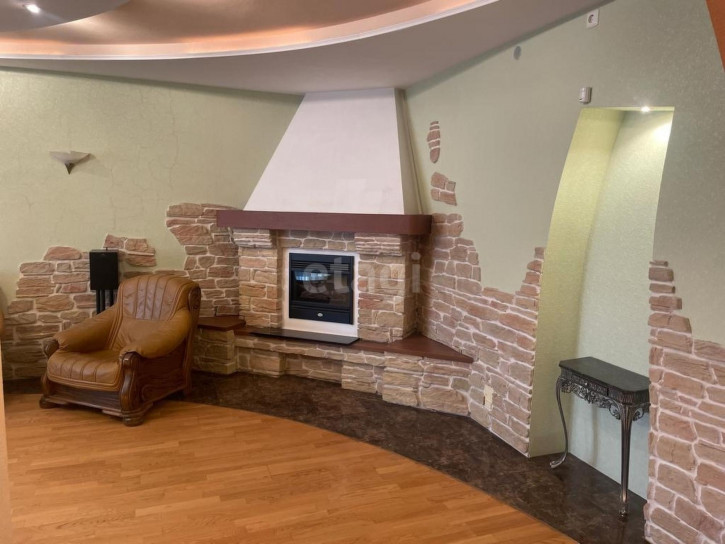 5-комн квартира Авиационная, 57